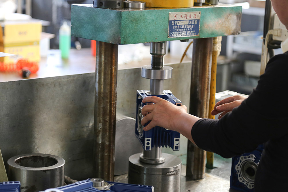 生產(chǎn)設(shè)備